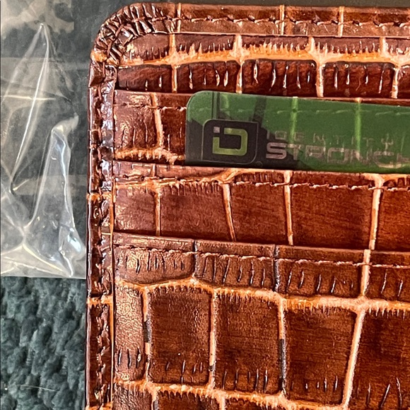 ID Stronghold Vegan Leather RFID Blocking Mini Wallet Brown Croc Embossed NEW - Picture 3 of 8